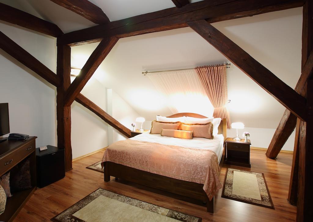 Hotel Galany Рэдэуци Экстерьер фото