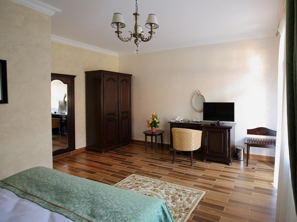 Hotel Galany Рэдэуци Экстерьер фото